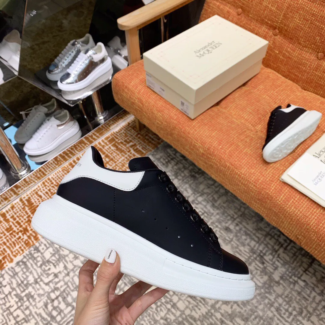 👟👟Ex-factory price 480👟👟 Men's size +10 High-quality upgraded version🔥Real shot of Alexander McQUEEN (McQueen)🎉The highest quality silk cowhide version on the market🎊, imported water-dyed sheepskin inside, counter 1:1 replica, star style T stage catwalk, a must-have for fashionistas , the original high-temperature and ultra-clear air compressor logo on the foot, absolutely counter-matched version, the arc of the back bag is truly genuine 0⃣️ difference, using an exclusive privately molded double-layer vacuum outsole, which is light on the foot and has excellent rebound! Running🏃✈️The first choice item for outdoor sports💅💅Trend and fashion coexist📣 Women’s style: 35-39, Men’s style: 39-44